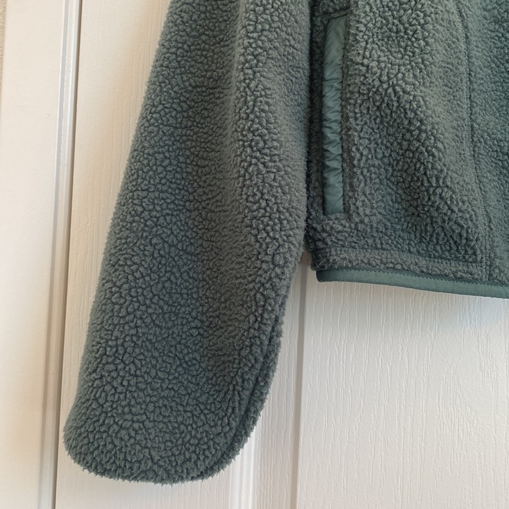 Green button up jacket - Picture 2 of 8